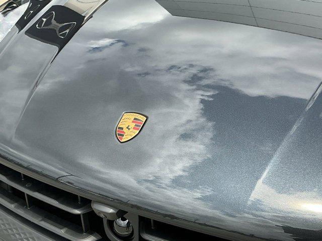 2025 Porsche Macan AWD