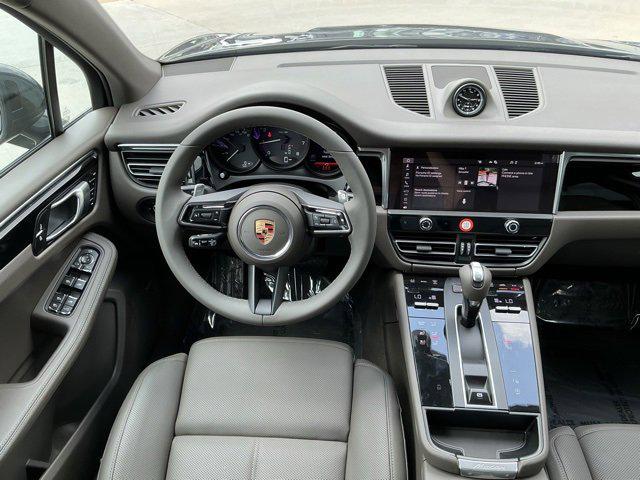 2025 Porsche Macan AWD