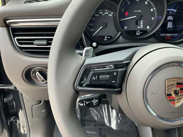 2025 Porsche Macan AWD
