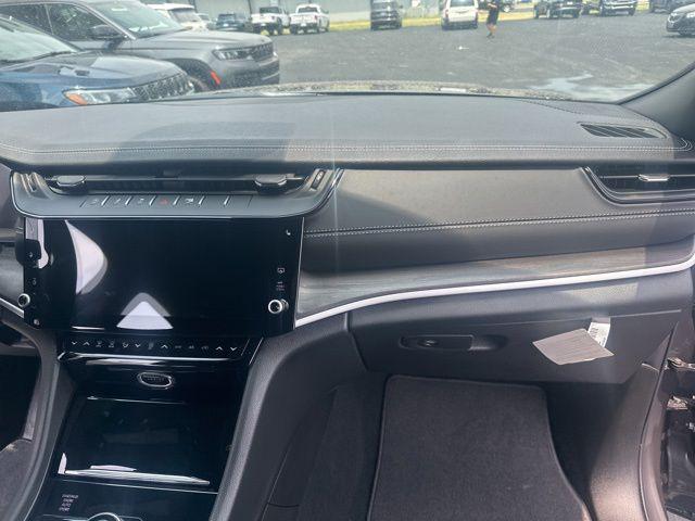 2026 Jeep Grand Cherokee L Altitude 4x4