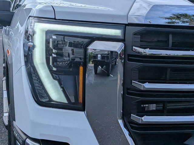 2026 GMC Sierra 2500HD Crew Cab, Standard Bed, SLT, 4WD