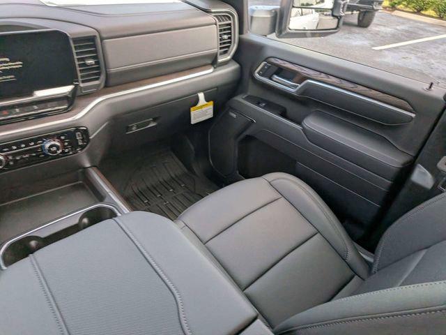 2026 GMC Sierra 2500HD Crew Cab, Standard Bed, SLT, 4WD