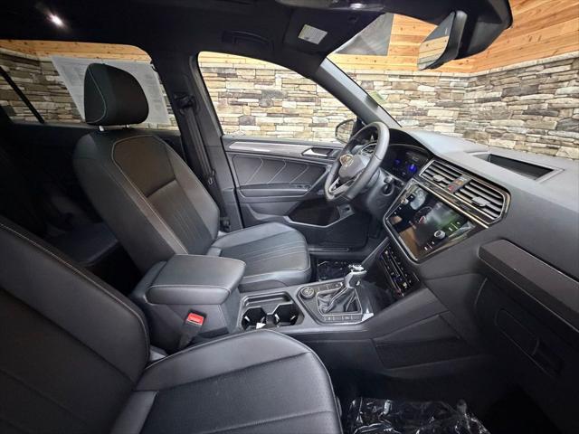 2022 Volkswagen Tiguan 2.0T SE R-Line Black