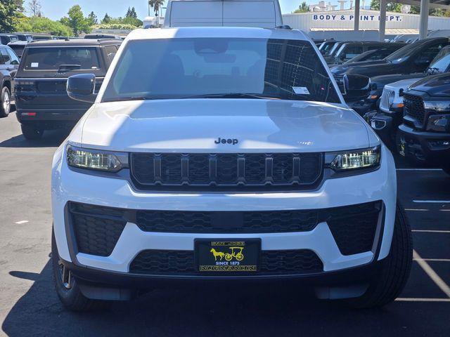 2026 Jeep Grand Cherokee GRAND CHEROKEE LAREDO ALTITUDE 4X4 2026 Jeep Grand Cherokee GRAND CHEROKEE LAREDO ALTITUDE 4X4