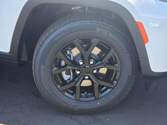 2026 Jeep Grand Cherokee GRAND CHEROKEE LAREDO ALTITUDE 4X4 2026 Jeep Grand Cherokee GRAND CHEROKEE LAREDO ALTITUDE 4X4