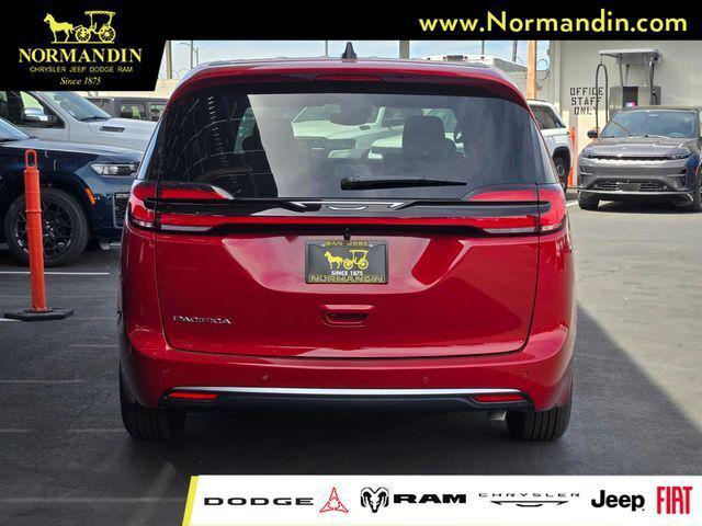 2027 Chrysler Pacifica PACIFICA SELECT
