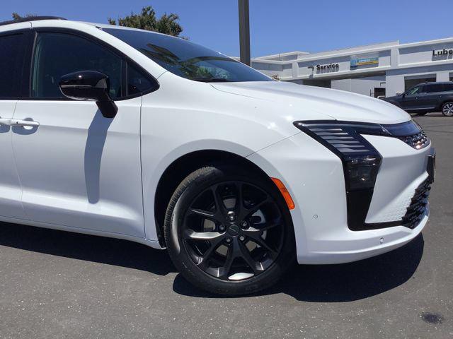 2027 Chrysler Pacifica Limited