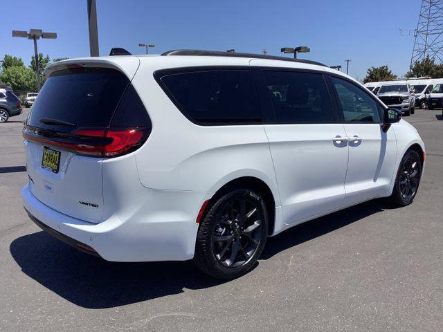 2027 Chrysler Pacifica Limited