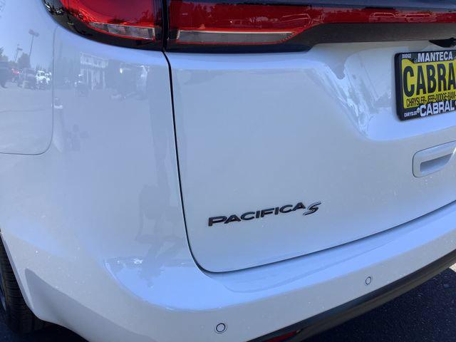 2027 Chrysler Pacifica Limited