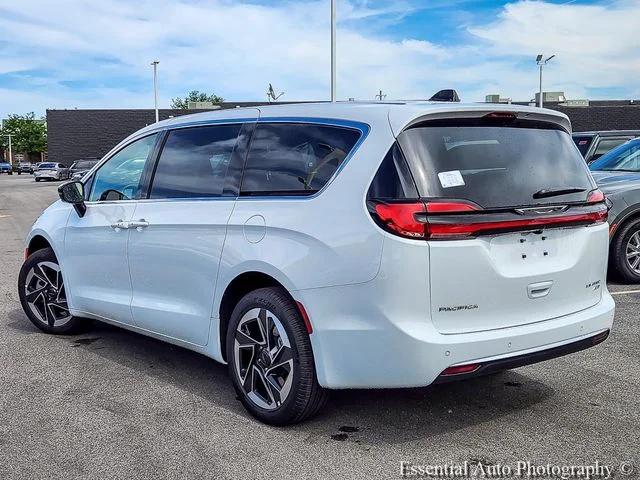 2027 Chrysler Pacifica Limited