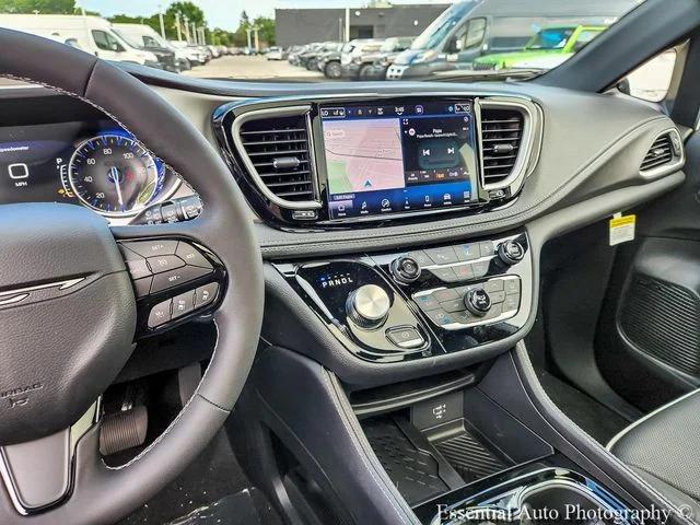 2027 Chrysler Pacifica Limited