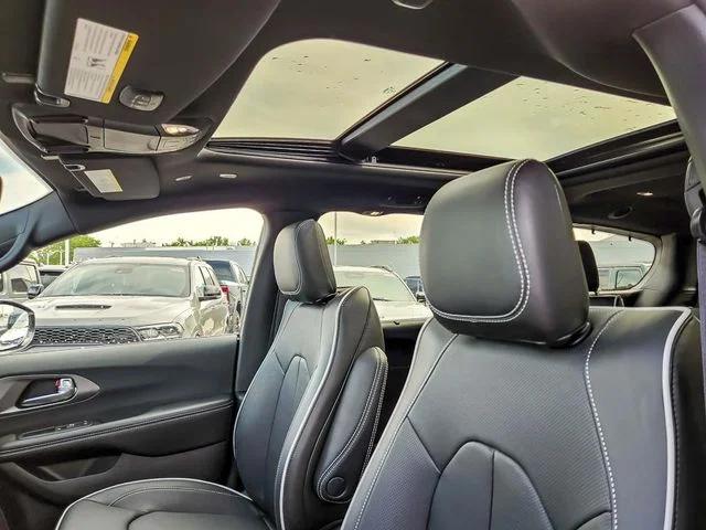 2027 Chrysler Pacifica Limited