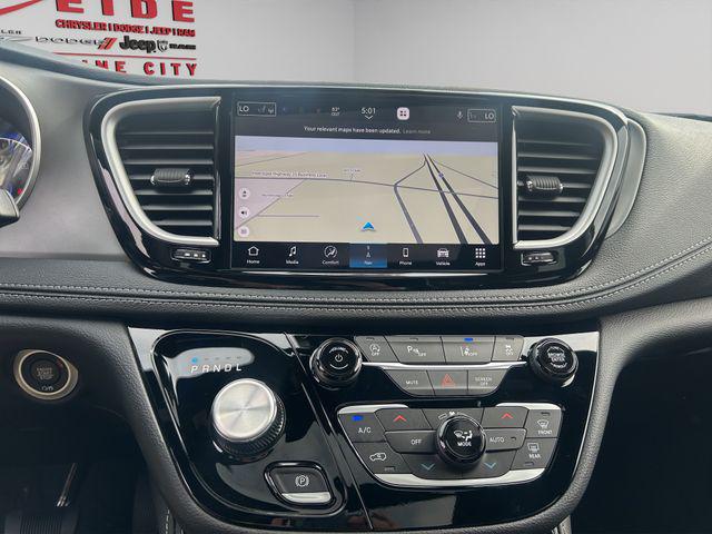 2027 Chrysler Pacifica PACIFICA LIMITED AWD
