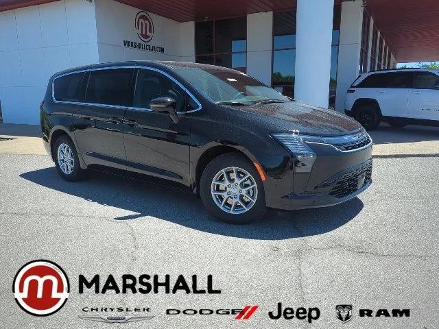 2027 Chrysler Pacifica Select for sale in Crittenden, KY