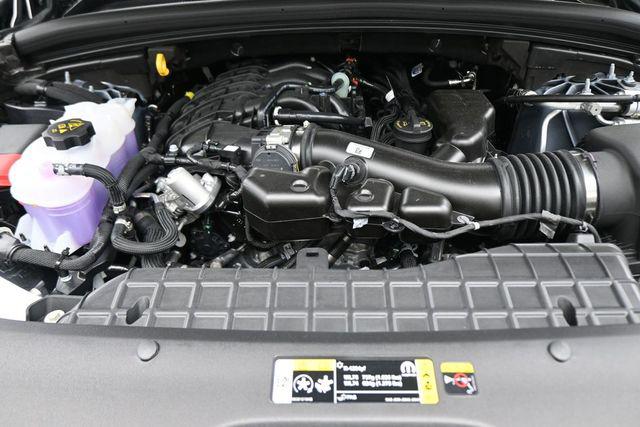 2026 Jeep Grand Cherokee L Laredo 4x4