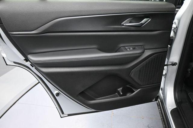 2026 Jeep Grand Cherokee L Laredo 4x4