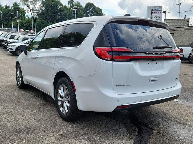 2027 Chrysler Pacifica PACIFICA SELECT AWD