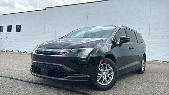 2027 Chrysler Pacifica PACIFICA SELECT
