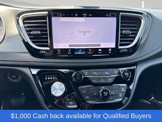 2027 Chrysler Pacifica Select