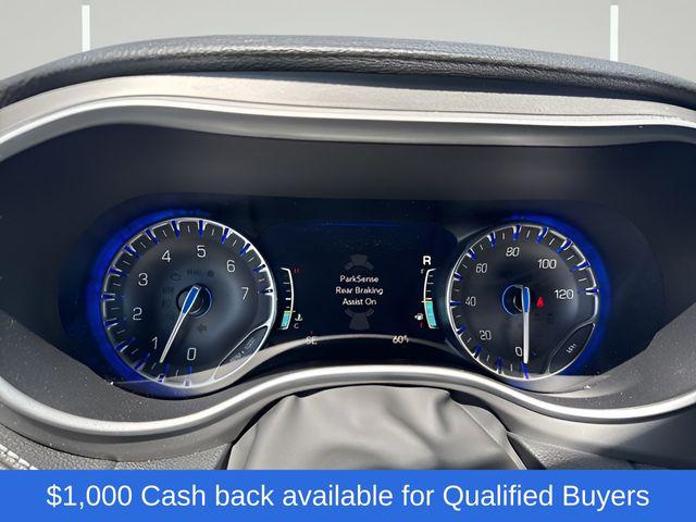 2027 Chrysler Pacifica Select