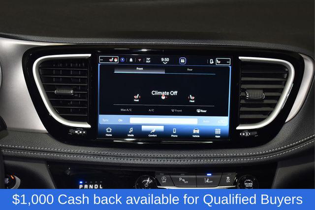 2027 Chrysler Pacifica Select