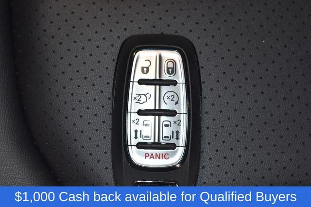 2027 Chrysler Pacifica Select