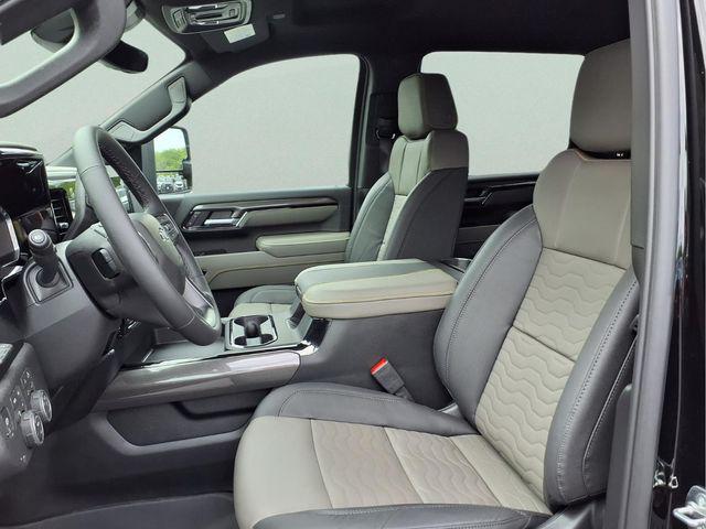 2026 Chevrolet Silverado 2500HD Crew Cab, Standard Bed, XR2, 4WD