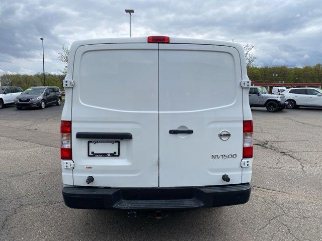 2018 Nissan 1500 S V6