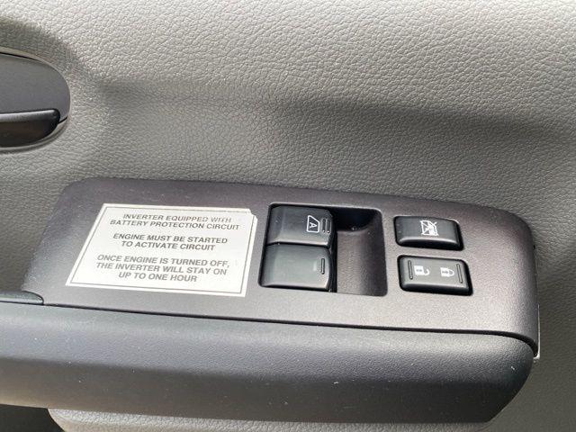 2018 Nissan 1500 S V6