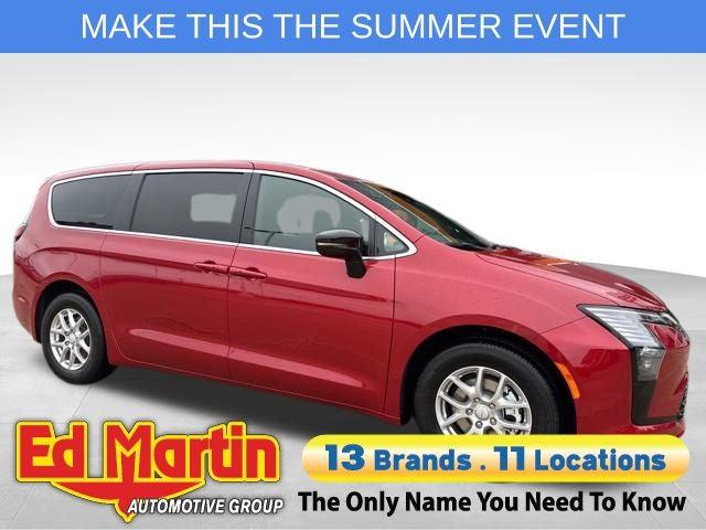 2027 Chrysler Pacifica Select for sale in Anderson, IN