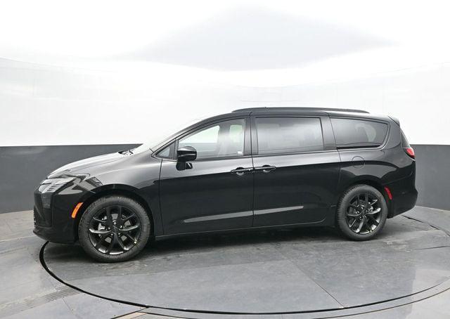 2027 Chrysler Pacifica PACIFICA LIMITED