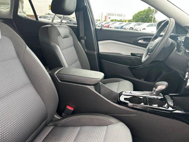 2025 Chevrolet Trax FWD LT