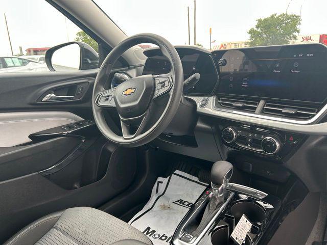 2025 Chevrolet Trax FWD LT