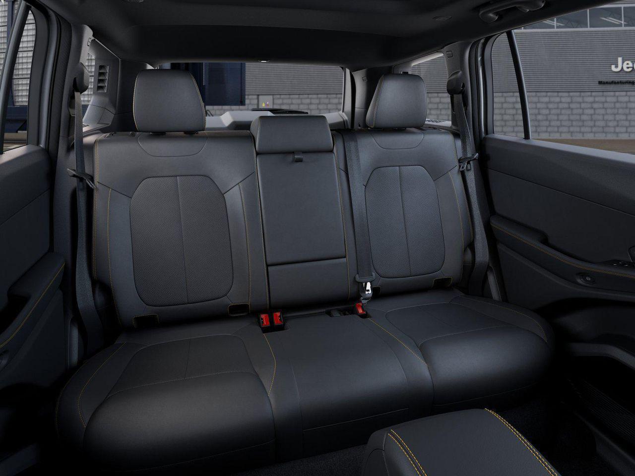 New 2026 Bright White Clear-Coat Exterior Paint Jeep  image 15