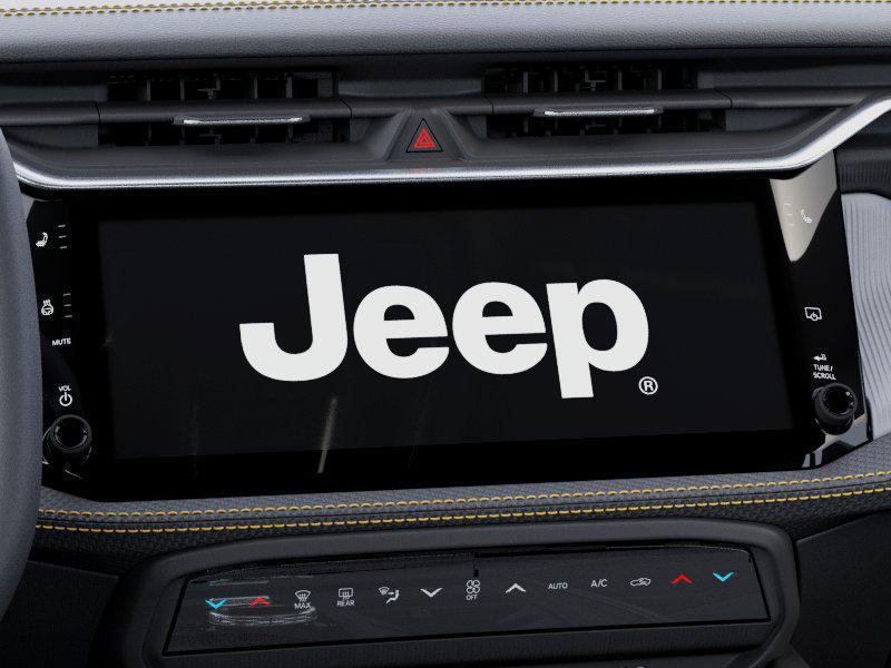 New 2026 Bright White Clear-Coat Exterior Paint Jeep  image 18