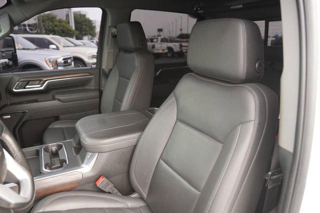 2025 GMC Sierra 2500HD 4WD Crew Cab Standard Bed SLT