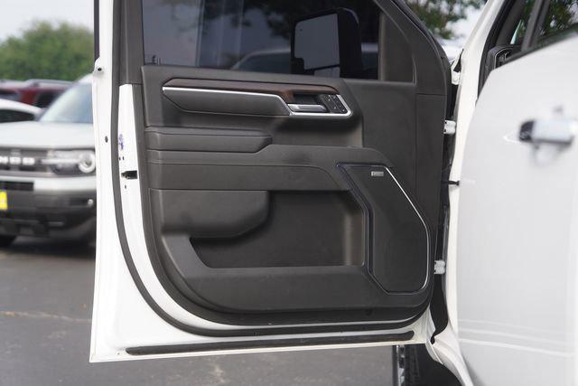 2025 GMC Sierra 2500HD 4WD Crew Cab Standard Bed SLT