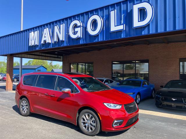 2024 Chrysler Pacifica Hybrid Pinnacle for sale in Clinton, IL