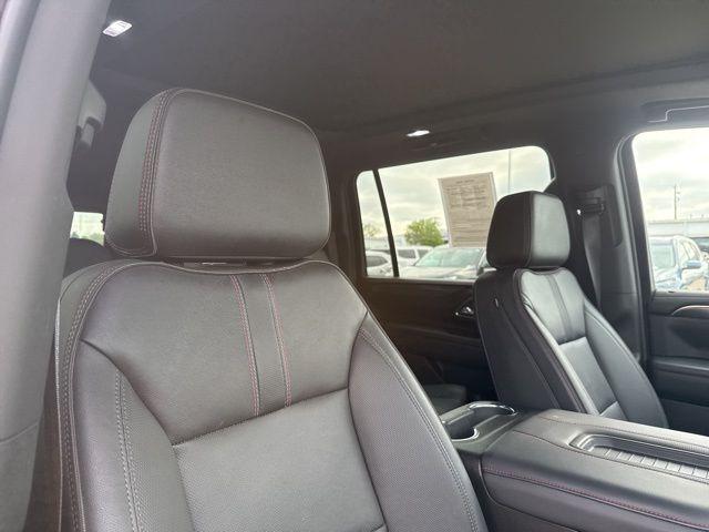 2024 Chevrolet Suburban 4WD RST