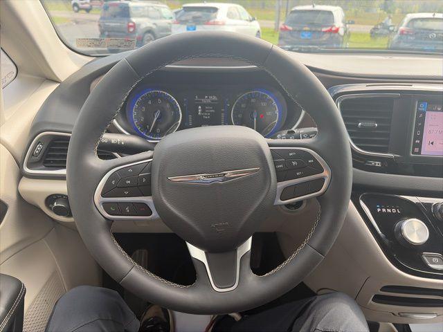 2024 Chrysler Voyager LX