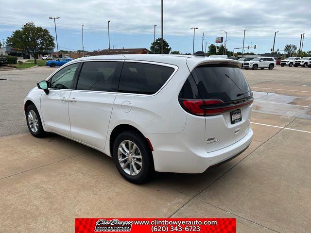 2027 Chrysler Pacifica PACIFICA SELECT AWD