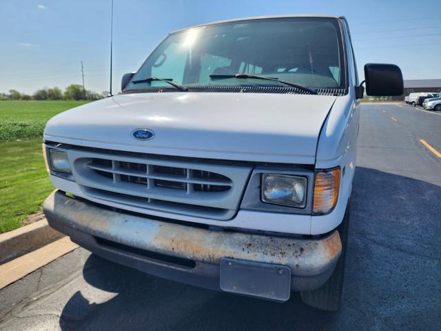 2001 Ford E-150 Unknown