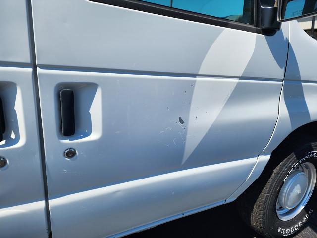 2001 Ford E-150 Unknown