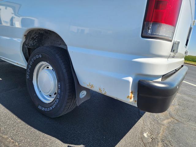 2001 Ford E-150 Unknown