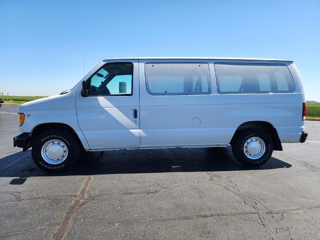 2001 Ford E-150 Unknown