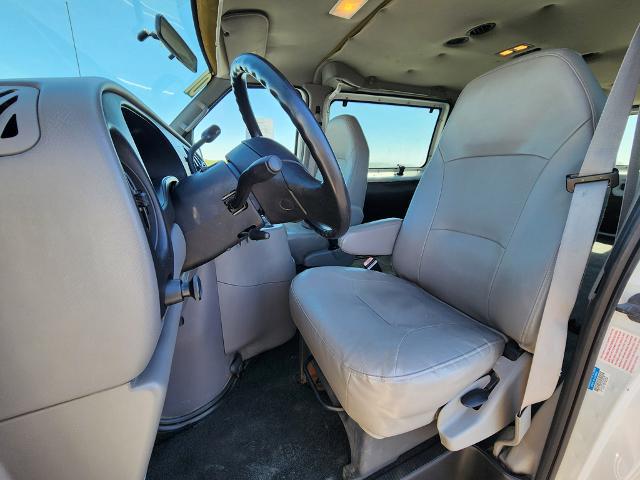 2001 Ford E-150 Unknown