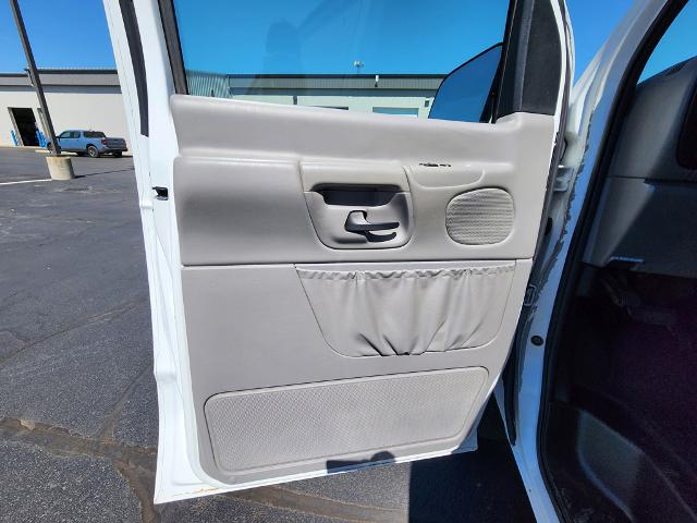 2001 Ford E-150 Unknown