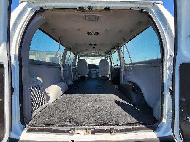 2001 Ford E-150 Unknown