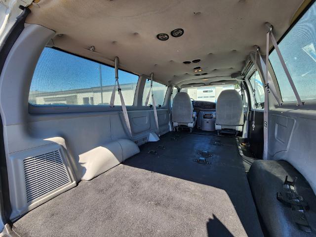 2001 Ford E-150 Unknown