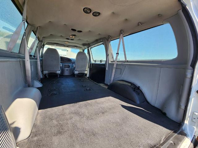 2001 Ford E-150 Unknown